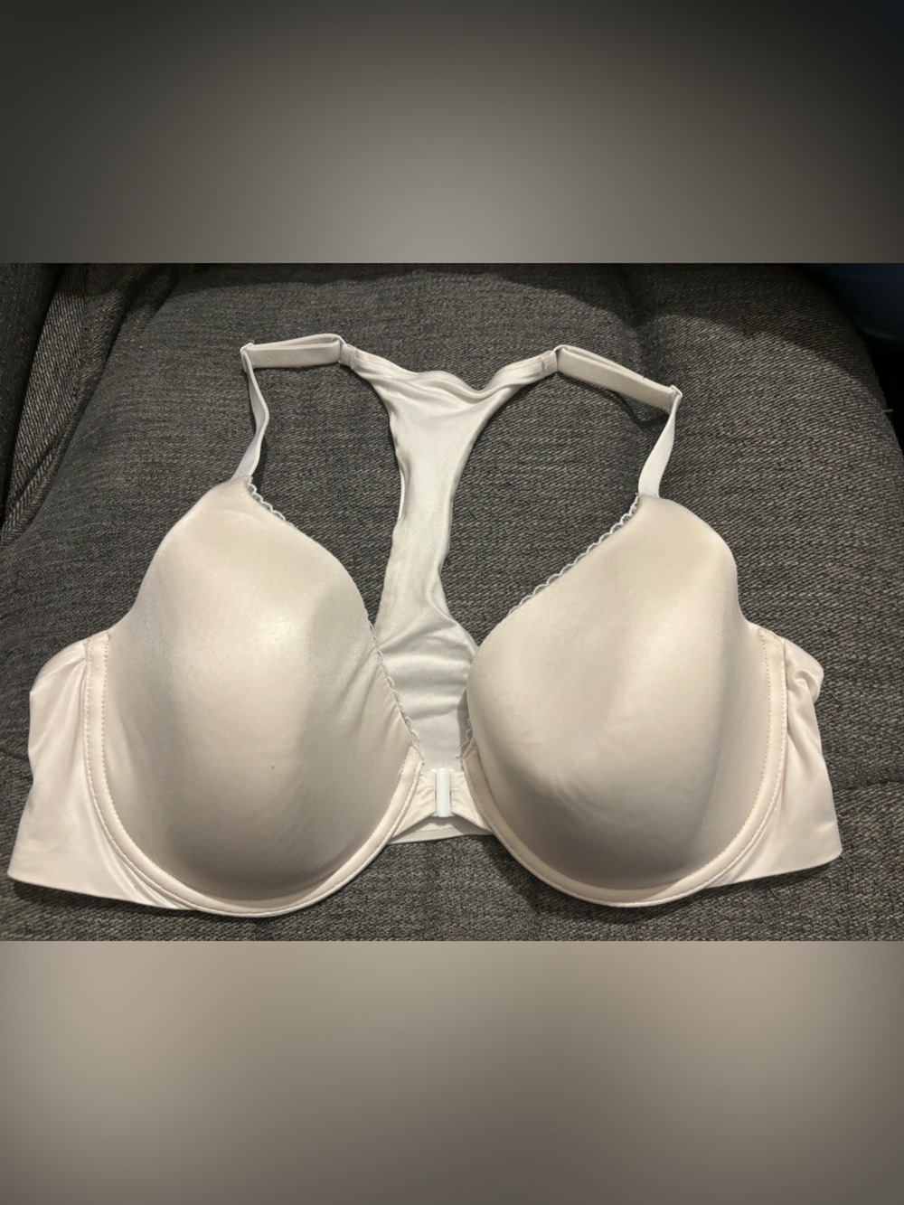 Victoria’s Secret Body by Victoria Bra - White/Cream Size 38D